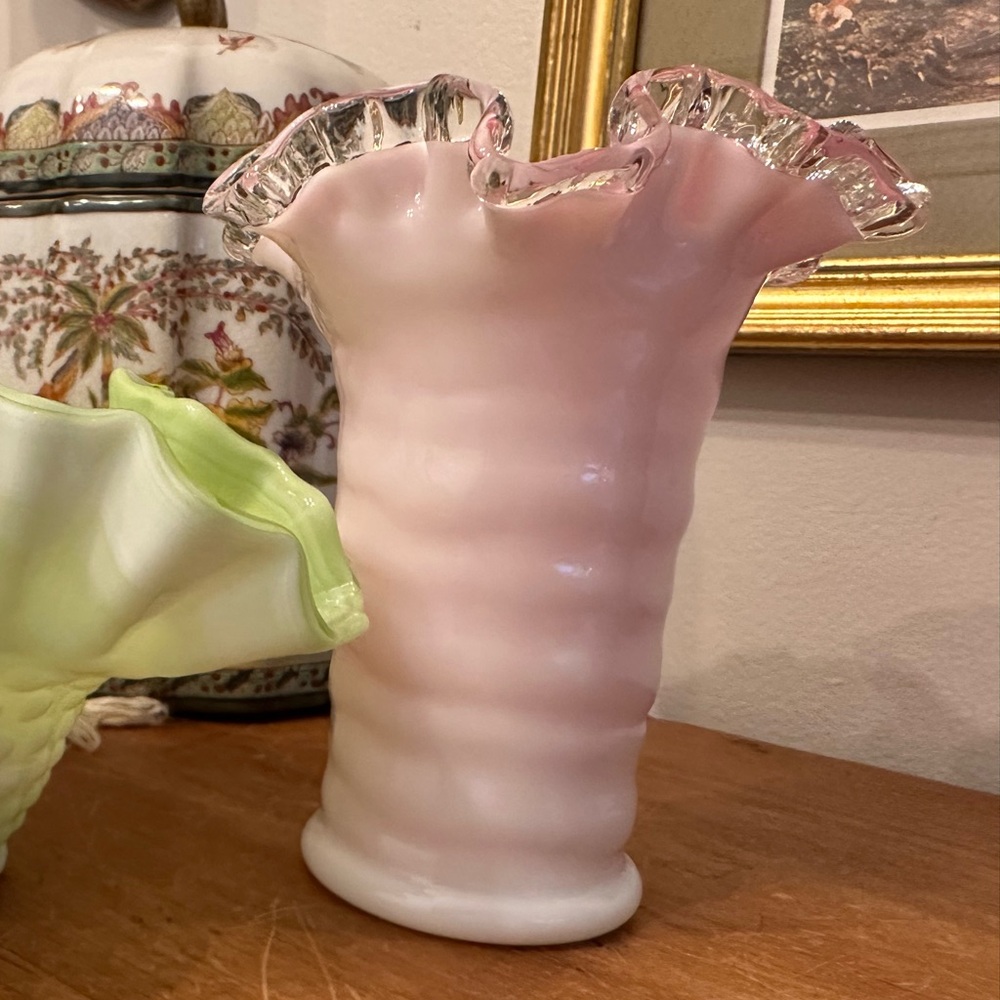 Vintage Fenton Pink Ruffle Slag Glass Vase Pristine
